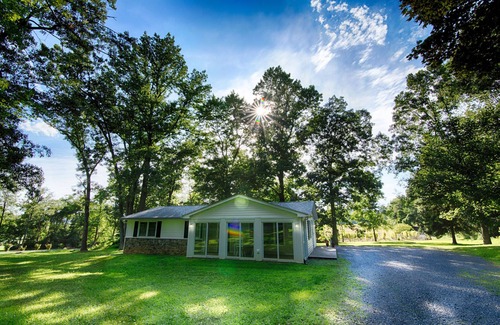 Sabillasville House | The Eisenhower House (or for retreats book the whole Caboose Farm compound)
