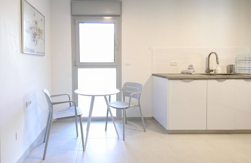 Emek Refaim House | The Elazar : Renovated 3 BR in Baka