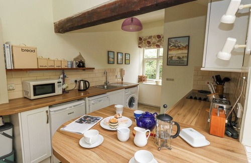 Frampton Cottage | THE ELBOW, family friendly, character holiday cottage in Frampton