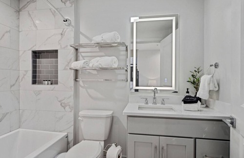 Central Business District Hotel | The Eleanor: 01 Units