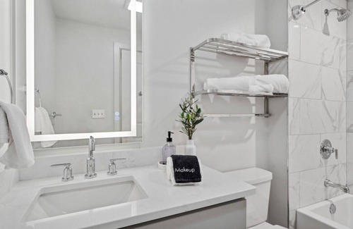 Central Business District Hotel | The Eleanor: 01 Units