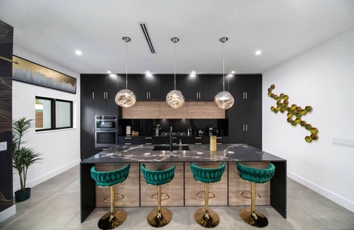 Victoria Park House | The Elements Home with 2 Pools