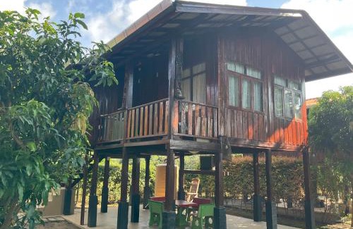 San Pa Thong Hotel | The Elephant House and Bungalows