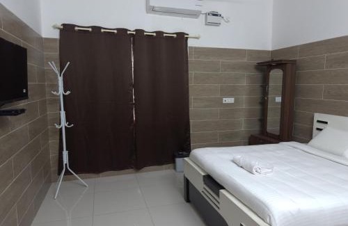 Paiyanur House | The Elite Inn
