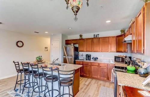 Southside House | The Elizabeth condo near Baymeadows w/balcony