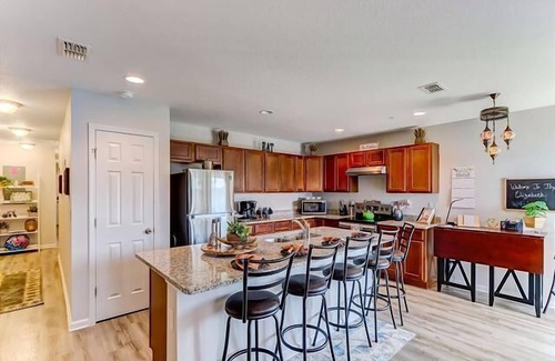 Southside House | The Elizabeth condo near Baymeadows w/balcony