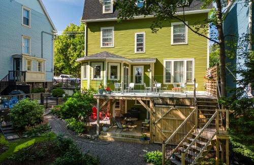 Downtown St. John's House | The Elizabeth Manor Guesthouse