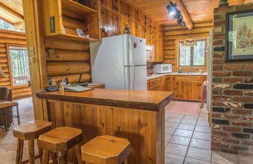 Condon Cabin | The Elk Antler Wilderness Cabin welcomes families, groups