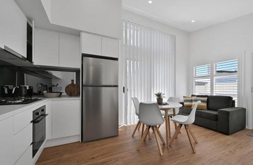 Orange Apartment | The Elm Apartments - The Orange Room