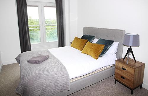 Basingstoke Apartment | The Elm @ Short Stays
