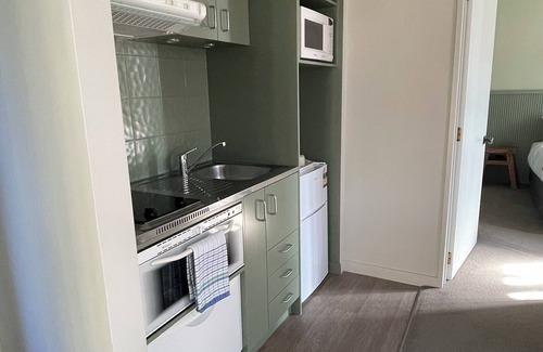 Merivale Hotel | The Elmwood Motel