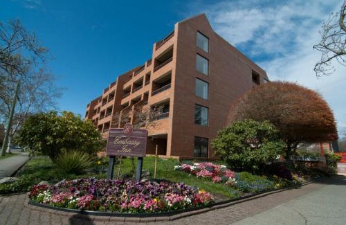 James Bay Hotel | The Embassy Inn