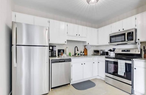 North Charleston Apartment | The Ember- 2 story townhome minutes to the airport and downtown