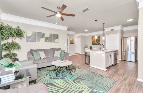 League City Apartment | The Emerald Cove near Kemah Boardwalk and NASA