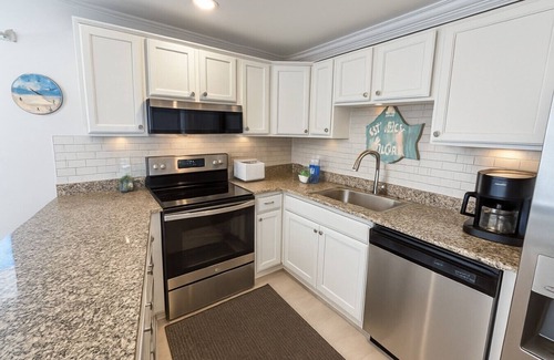 Sunnyside Condo | The Emerald Edge - Pinnacle Port