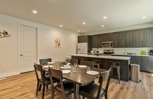 West Valley City House | The Emerald Retreat