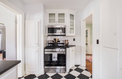 Central Oklahoma City Cottage | The Emerald V/Historic Gem Near OU Med, Downtown