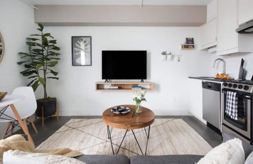 Virginia Highland Apartment | The Emerson Near PonceCityMarket