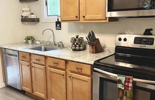 Lackawaxen House | The Enchanted Cottage & Hot Tub