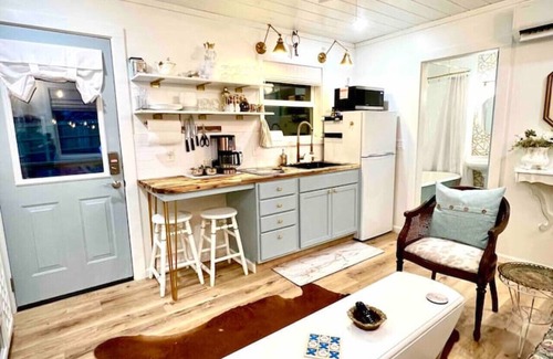 Newnata House | The Enchanted Cottage, Greers Ferry Lake Area