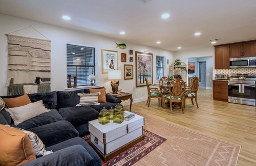 Midtown House | *THE ENCHANTED ROSE @ BEACHSIDE* Gorgeous Home & Pool + LAST KEY SERVICES…