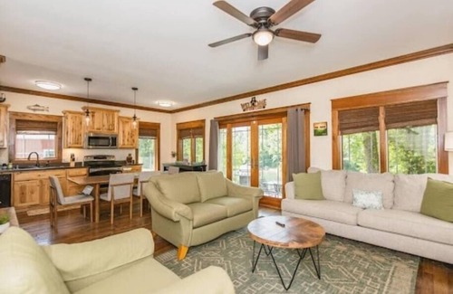 Bakerton House | The Enclave at Cumberland