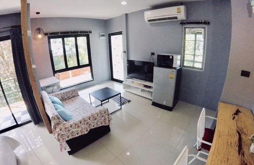 Si Sunthon Apartment | The Endless Apartment: AC 3