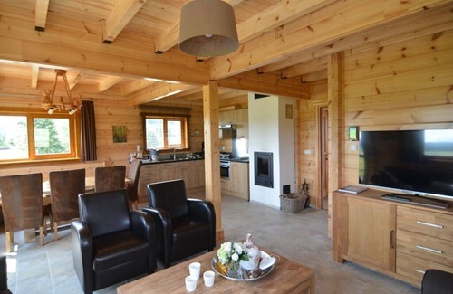 Glindfeld House | The energy-efficient log cabin Ecolodge with solar-powered systems breathes a genuine and unique vacation atmosphere, between Winterberg and Willingen!