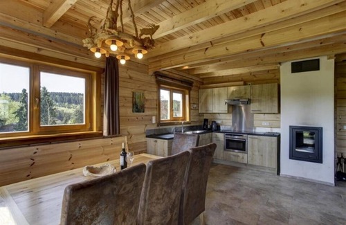 Glindfeld House | The energy-efficient log cabin Ecolodge with solar-powered systems breathes a genuine and unique vacation atmosphere, between Winterberg and Willingen!