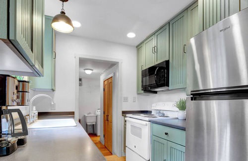 Millville House | The English Cottage