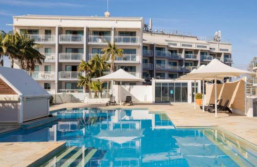 The Entrance Apartment | The Entrance Vista - Waterfront Stay with Pool and Spa