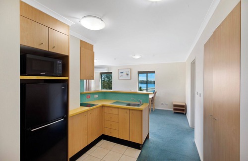 Central Coast Apartment | The Entrance Waterfront Apartment 425