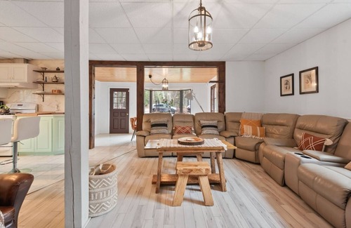 Saint Zenon Ski Chalet | The Escape | 4 BD | Pool & Spa | Games Room