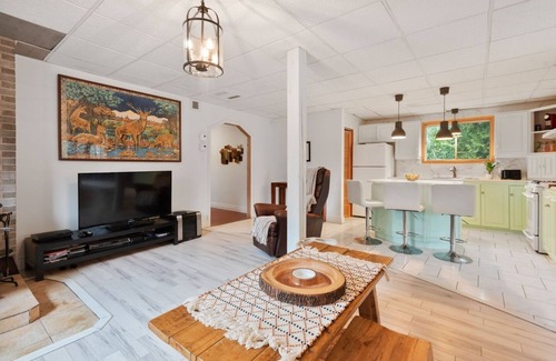 Saint Zenon Ski Chalet | The Escape | 4 BD | Pool & Spa | Games Room
