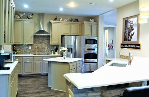 Cross Mountain House | The Escape -Family friendly, Close to Fiesta Texas