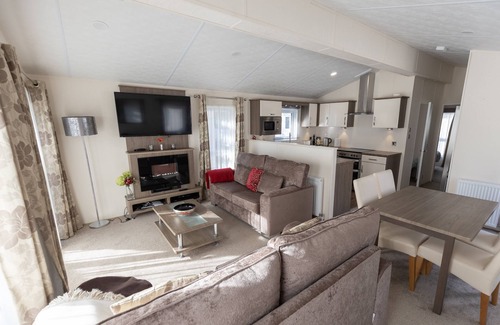 Mudeford Cottage | 'The Escape', Sandhills Holiday Park by the beach in Mudeford