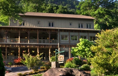 Chimney Rock Hotel | The Esmeralda Inn and Restaurant