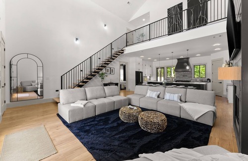 Braselton House | The Estate, King Beds, near Chateau Elan and Road Atlanta, lake Lanier