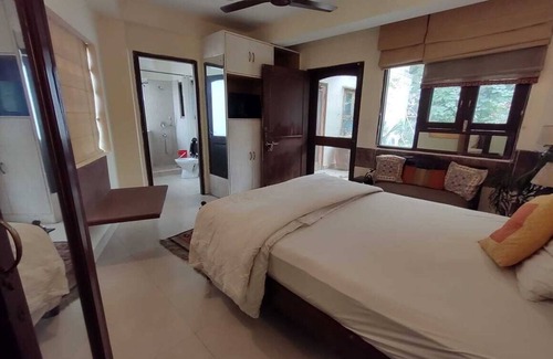 Chhatarpur Bed & Breakfast | The Estate Villa
