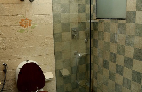 Chhatarpur Bed & Breakfast | The Estate Villa