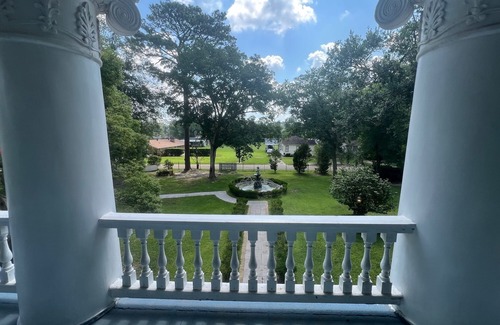 Hammond Bed & Breakfast | The Evangeline Room W/King Bed