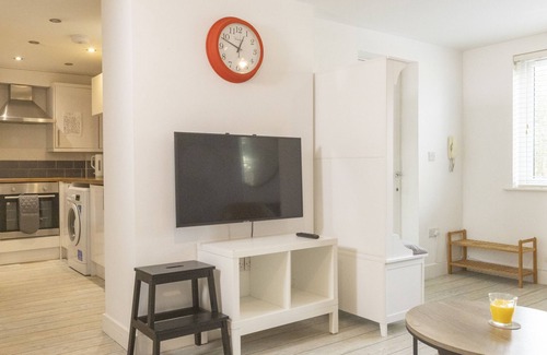 Begbroke Apartment | The Evenlode | Kidlington Holiday Let | 1 Bed & Sleeps 2