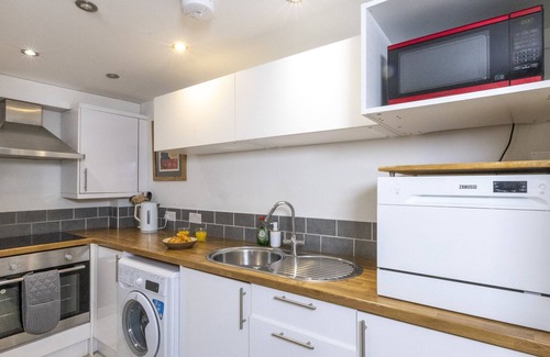 Begbroke Apartment | The Evenlode | Kidlington Holiday Let | 1 Bed & Sleeps 2