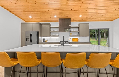 Elkins House | The Evergreen- A Private Luxury White River Cabin