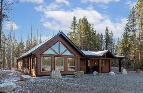 Valemount House | The Evergreen Cabin