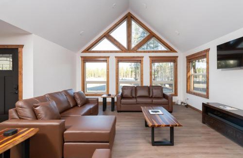 Valemount House | The Evergreen Cabin