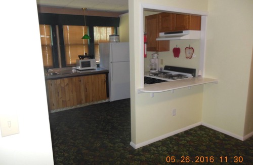 Town of Scriba Hotel | The Evergreen Motel