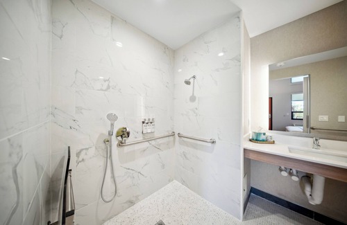 Corte Madera Hotel | The Evergreen