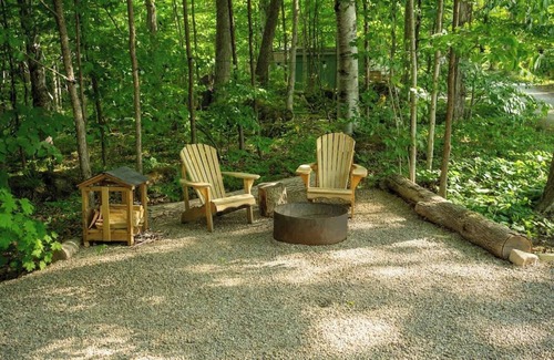 Miller Lake House | “The Explorer” Bell Tent | Glamping near Tobermory