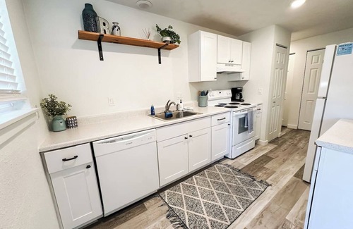 West Valley House | The Explorer - Dog Friendly!